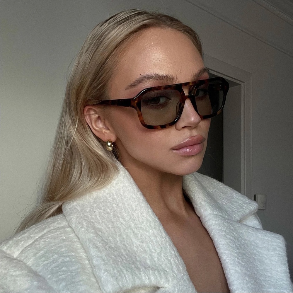 BRAND NEW Vehla Dixie in Tort/Sage